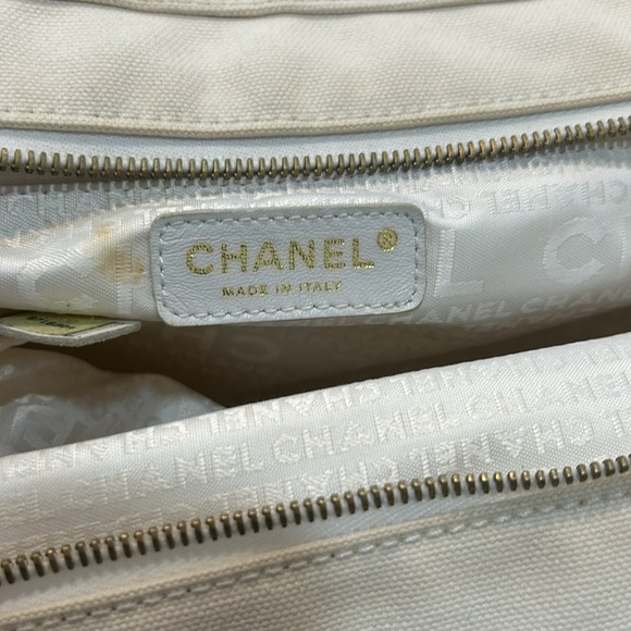 Chanel marshmallow bag - Picture 10 of 12